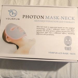 Photon 7 color Face Mask New in box